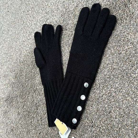 NWT Long Michael Kors Womans Black Ribbed Button-Up Knit Gloves - Picture 3 of 6